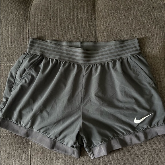 Nike Gray Athletic Shorts Lightweight Moisture-Wicking - Picture 1 of 3